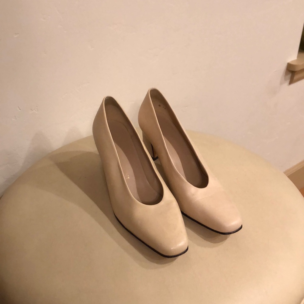 enzo angiolini pumps